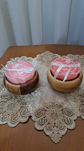 شمع گل نیلوفر با کاسه چوبی۳۵۰